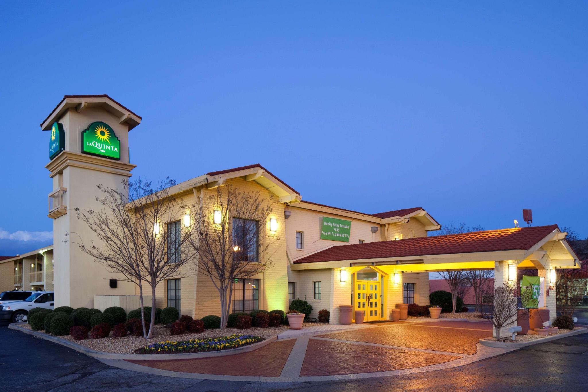 La Quinta Inn By Wyndham Huntsville Research Park Bagian luar foto