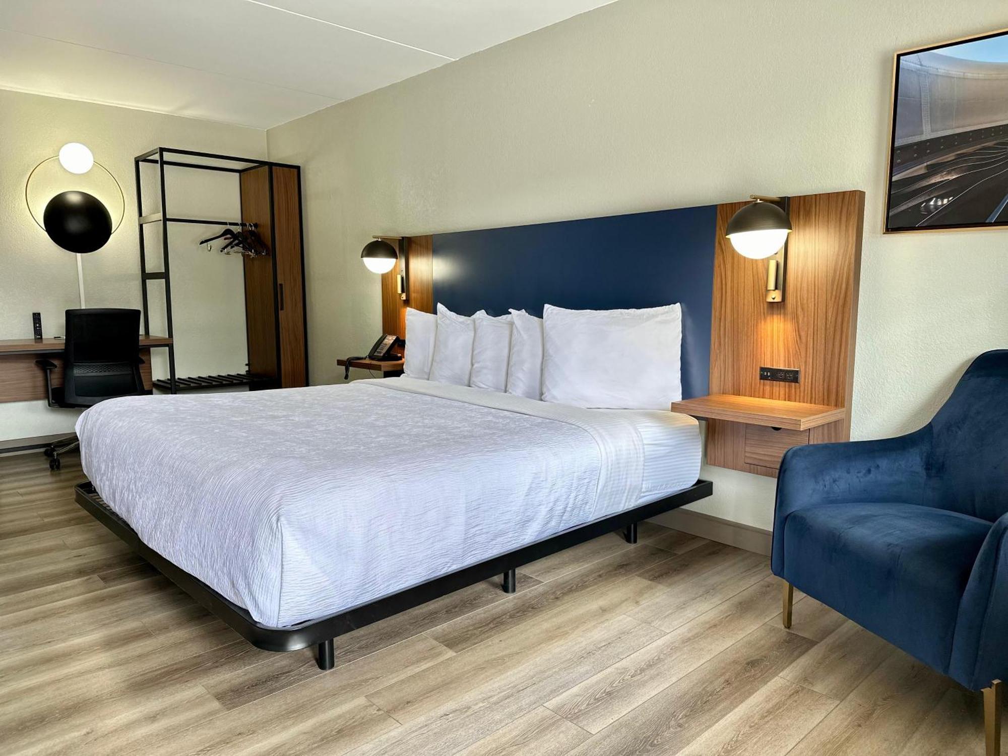 La Quinta Inn By Wyndham Huntsville Research Park Bagian luar foto
