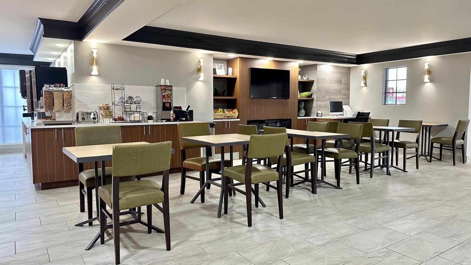 La Quinta Inn By Wyndham Huntsville Research Park Bagian luar foto
