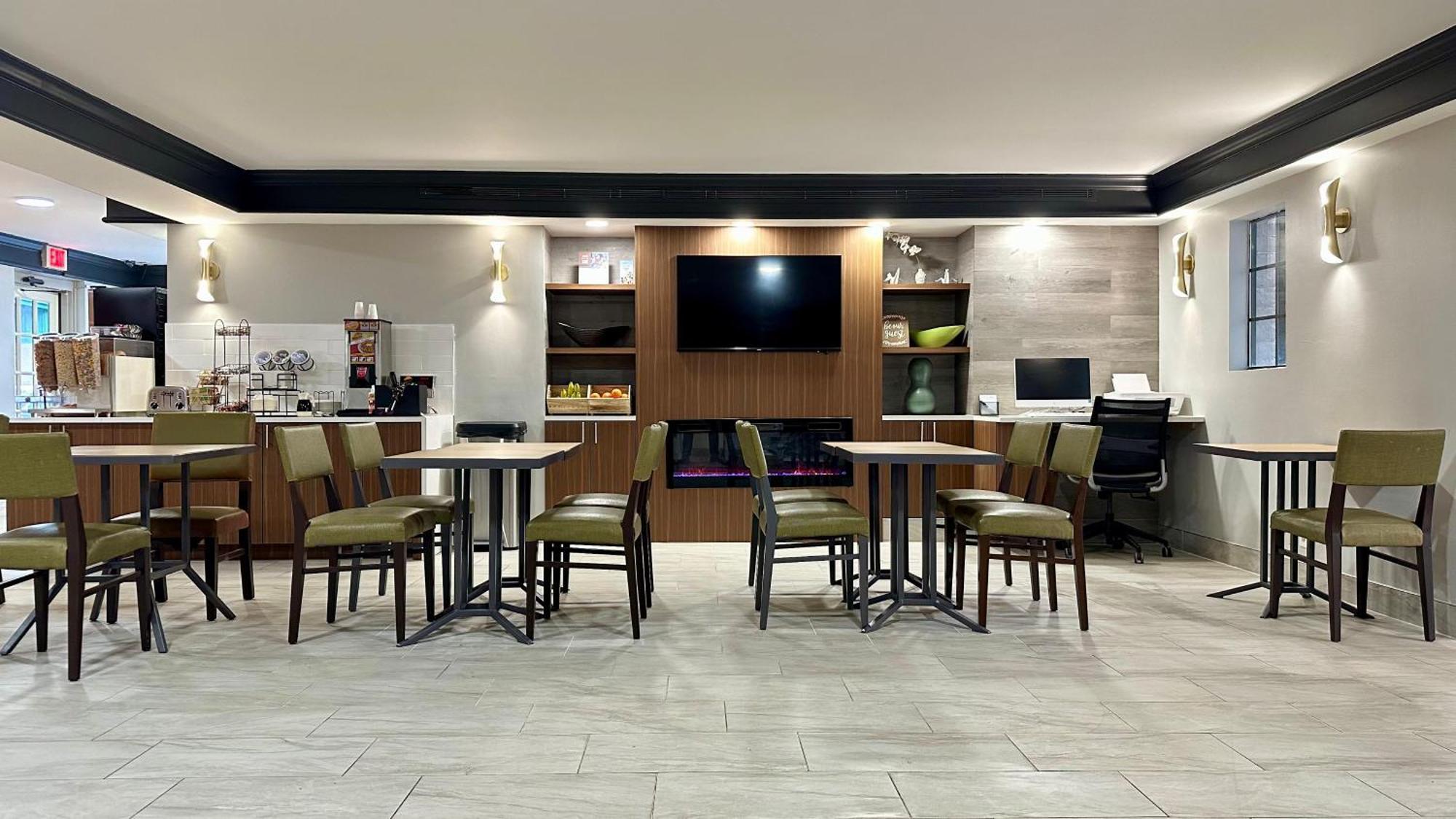La Quinta Inn By Wyndham Huntsville Research Park Bagian luar foto