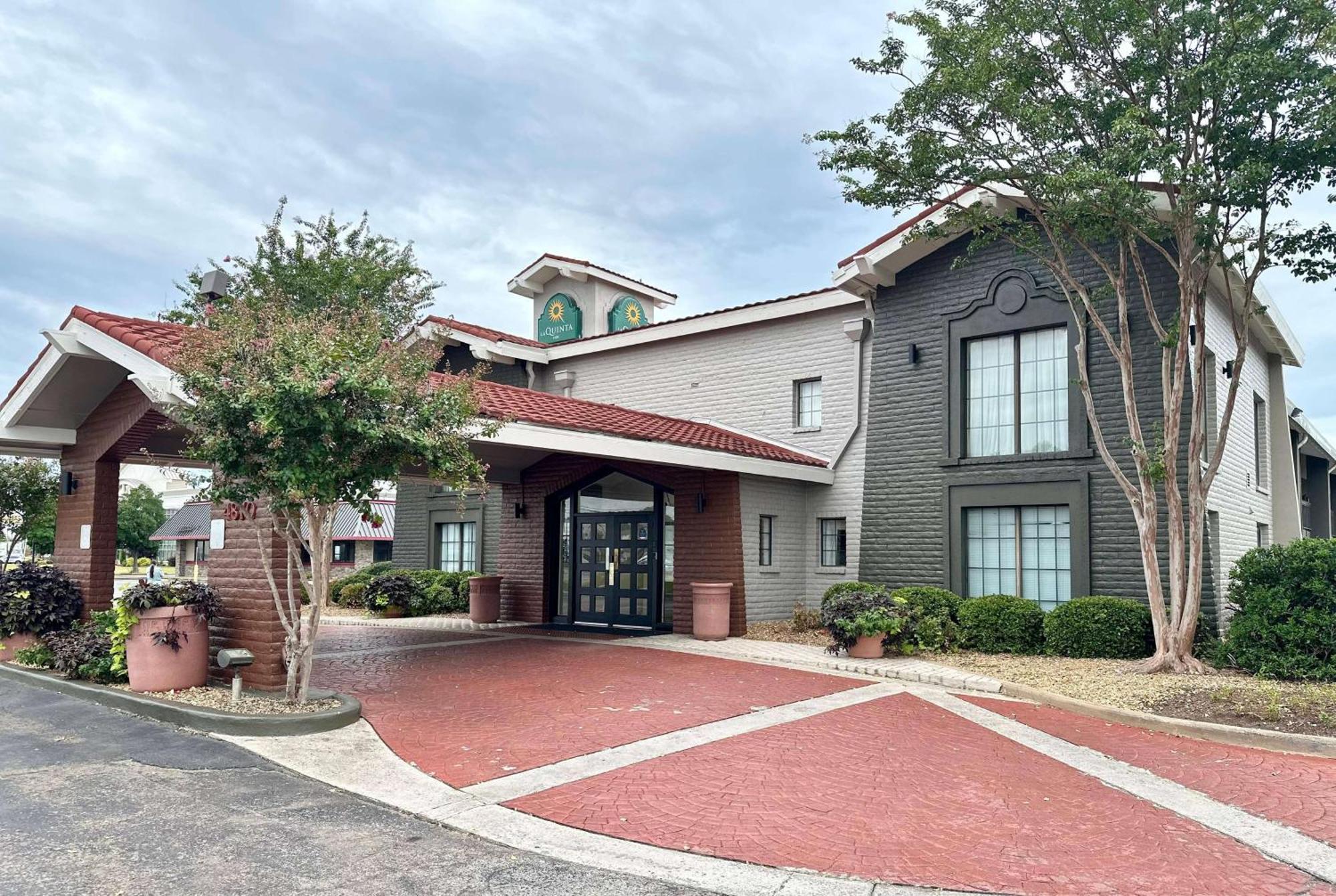 La Quinta Inn By Wyndham Huntsville Research Park Bagian luar foto
